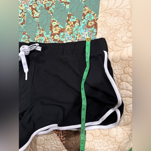 Victoria's Secret PINK Soft Modal Micro Shorts featuring a pink logo. Black XL - Picture 3 of 4